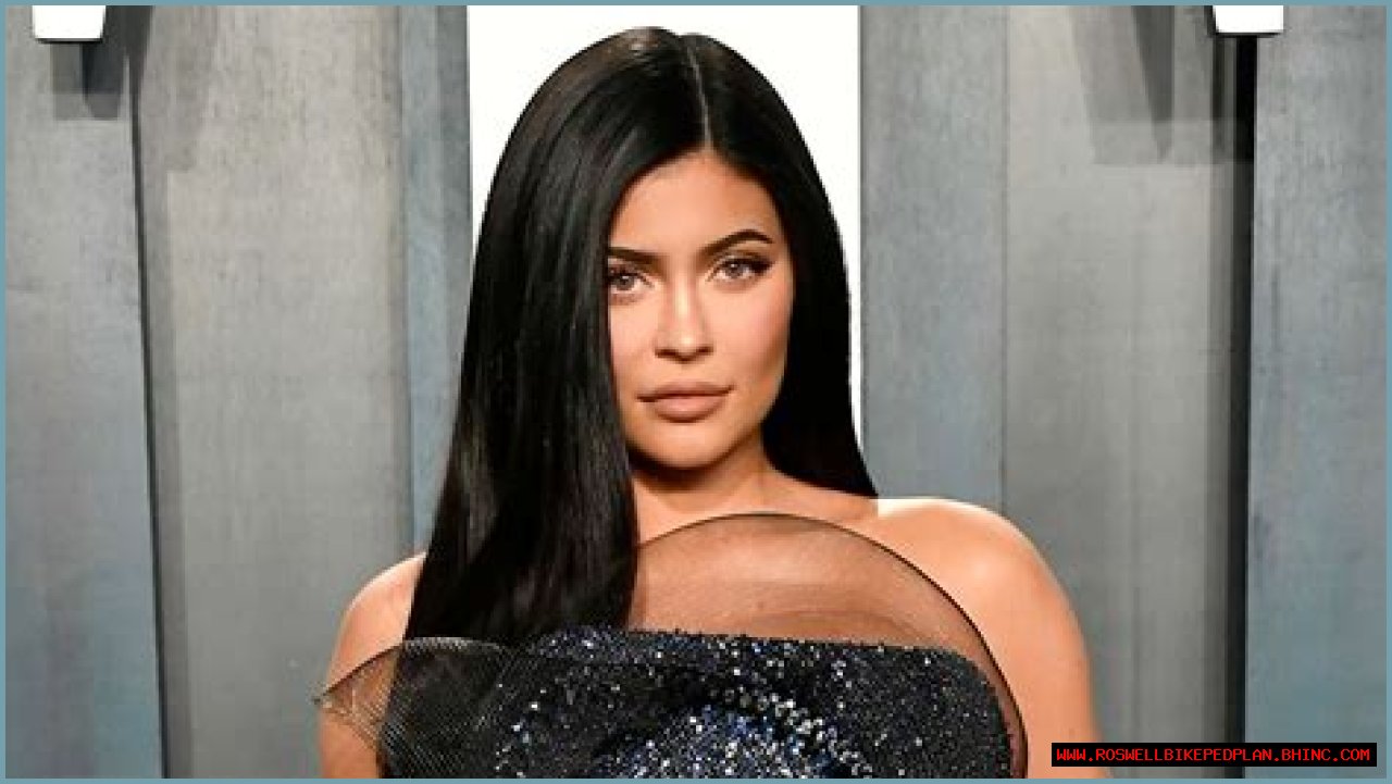 KUWK: Kylie Jenner Criticized For Buying Expensive Louis Vuitton Chopsticks Instead Of Helping With The Coronavirus Pandemic!